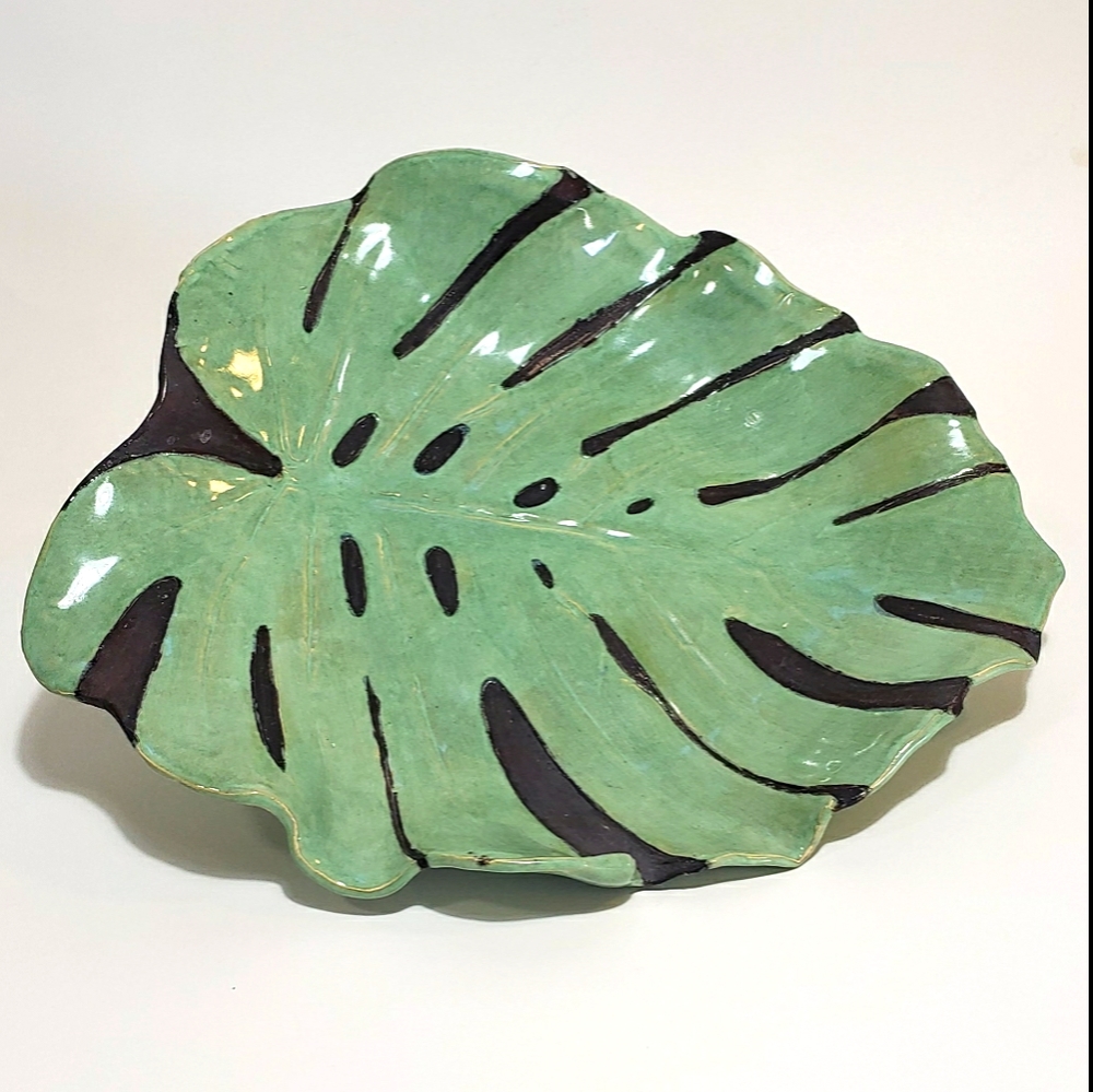 Monstera Leaf Ceramic Tray Green Black 14 x 13